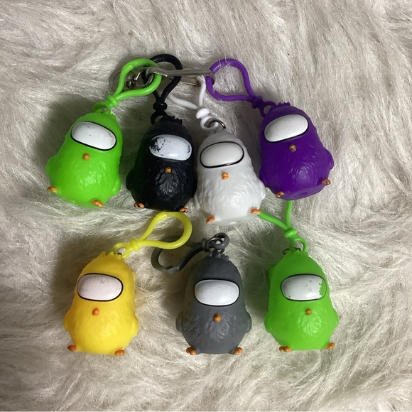 Colorful Cute Chicken Lot of 7 Keychains Backpack Bag Charms - Picture 1 of 5
